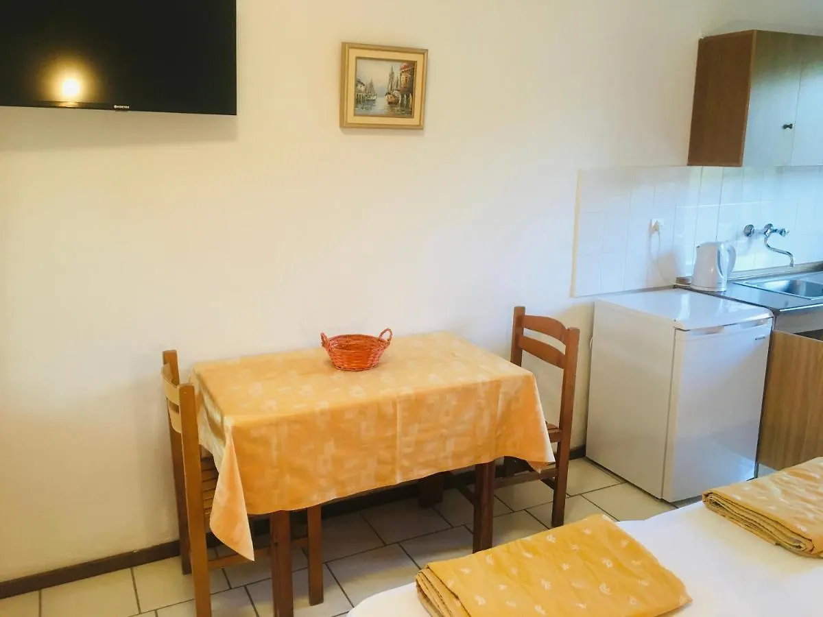 Apartments Magda Πολύχρονο